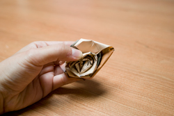 Com fer una rosa de Sant Jordi de Paper de diari
